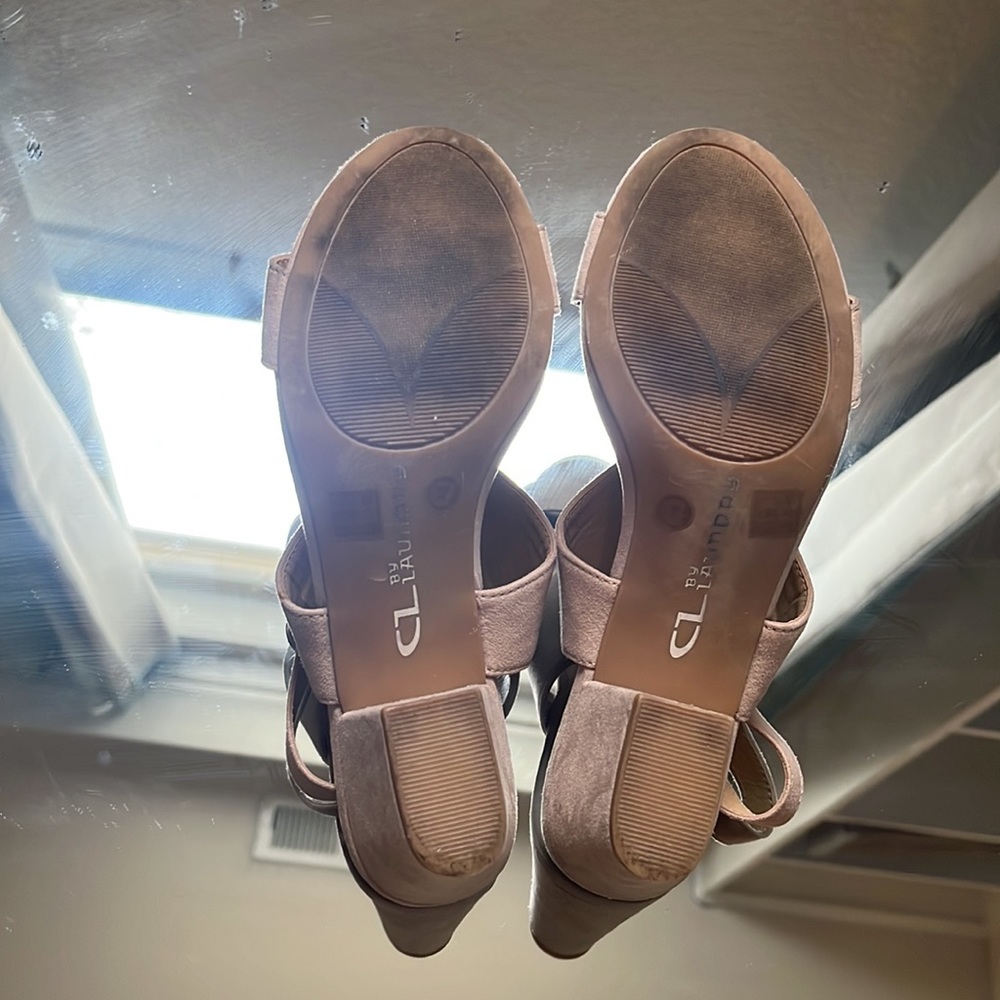 Woman’s heels - Picture 5 of 8